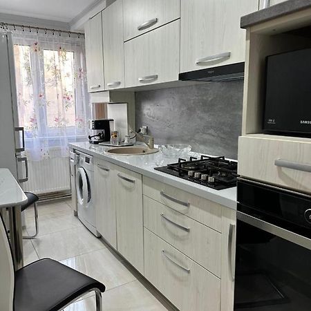 Stylish Apartment In Dambu Târgu-Mureş Zewnętrze zdjęcie