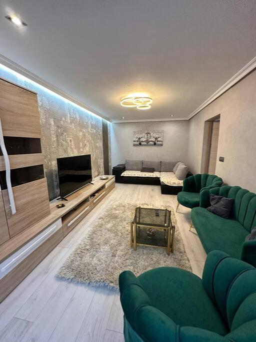 Stylish Apartment In Dambu Târgu-Mureş Zewnętrze zdjęcie